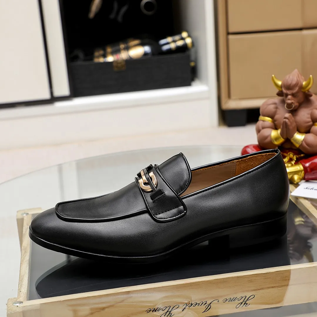 Men's shoes 💰600 🕷🕷🐂【Ferragamo】 Popular fashionable casual shoes🇨🇳Official website counter 1:1 production, original mold opening💯Good quality visible, imported high-end first-layer pebbled calfskin, water-dyed🐂leather lining🌿very clear texture, high-quality waterproof, non-slip and wear-resistant outsole🎋high quality and low price, truly handmade🍓, 3 colors available! Code number 38-44 (45. To be customized)